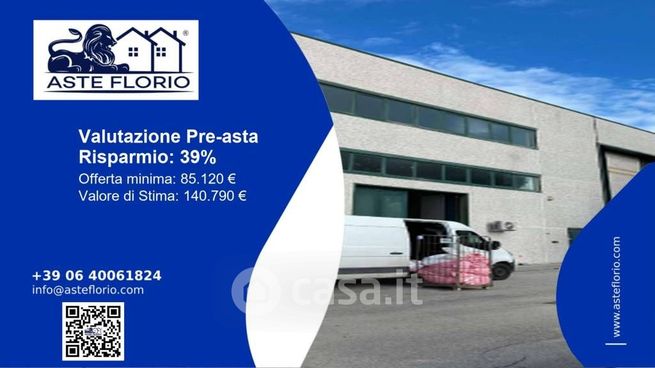 Capannone in commerciale in Via Pasubio