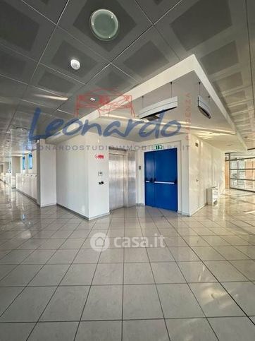 Ufficio in commerciale in 