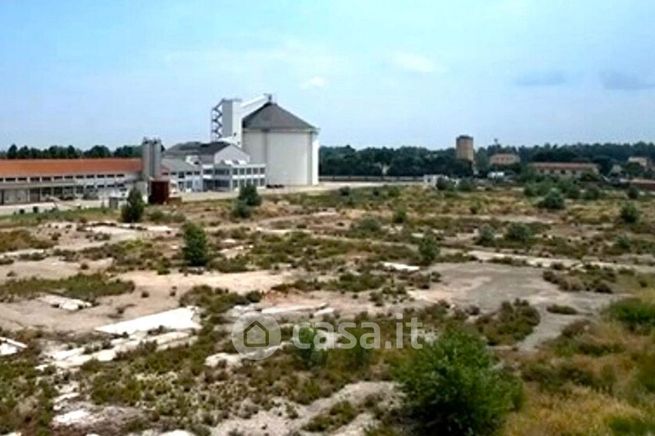 Terreno agricolo in commerciale in Via Amendola