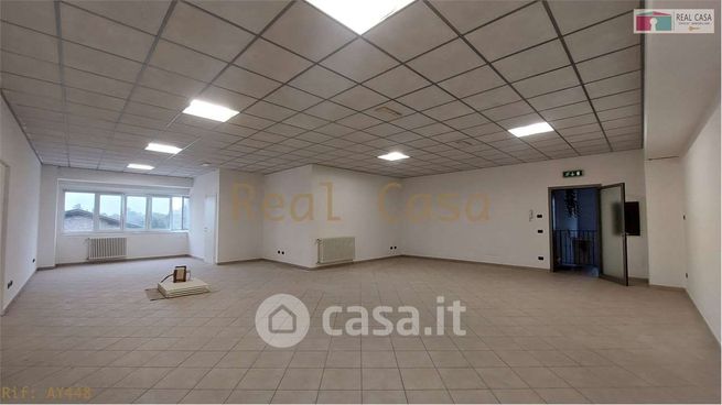 Ufficio in commerciale in
