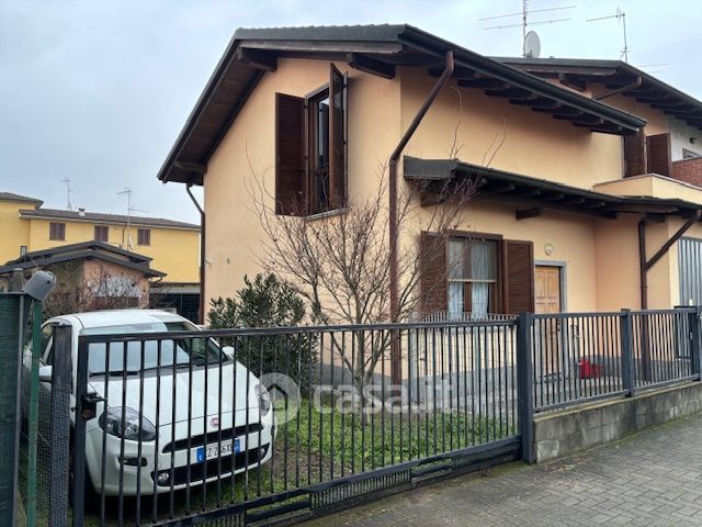 Villetta a schiera in residenziale in Via Sforzesca 19