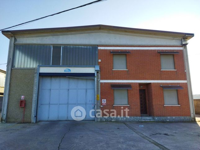 Capannone in commerciale in Strada Vecchia delle Poste 140