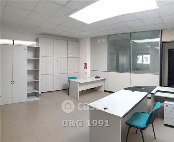 Ufficio in commerciale in Via de Barberi 106