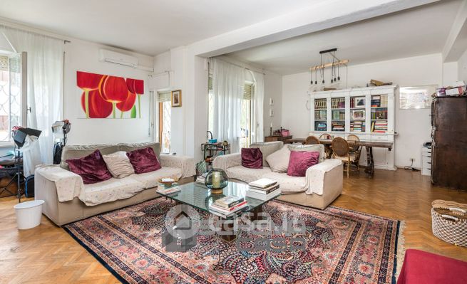 Appartamento in residenziale in Via Eutropio 2