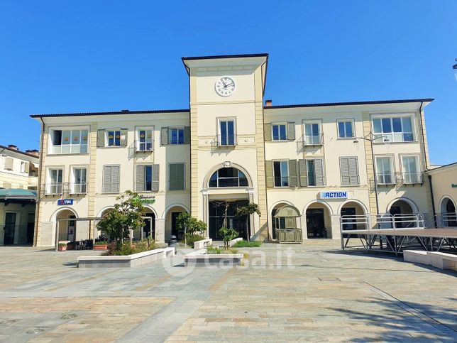 Ufficio in commerciale in Via Statale