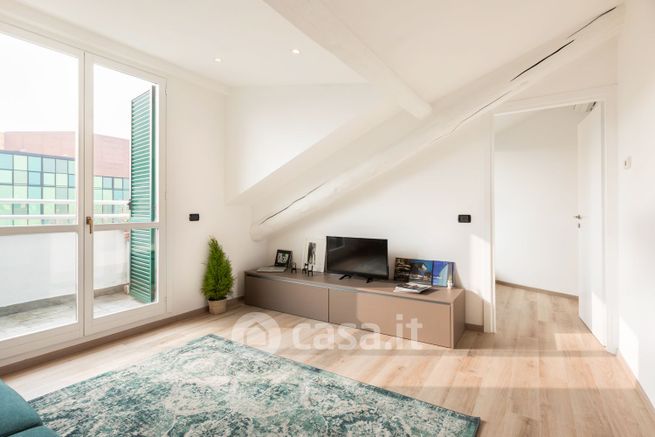 Appartamento in residenziale in Viale Edoardo Jenner 16