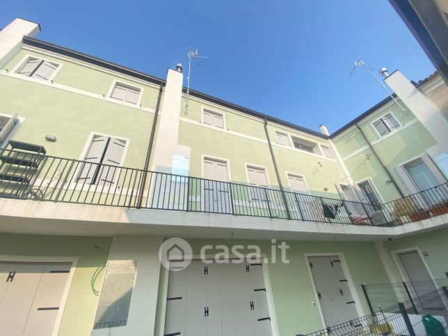Appartamento in residenziale in Via G. Ghirardini