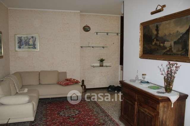 Appartamento in residenziale in Via Marche