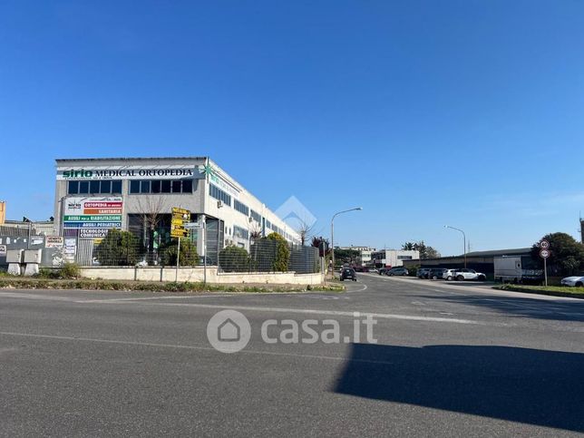 Capannone in commerciale in Via Cancelliera