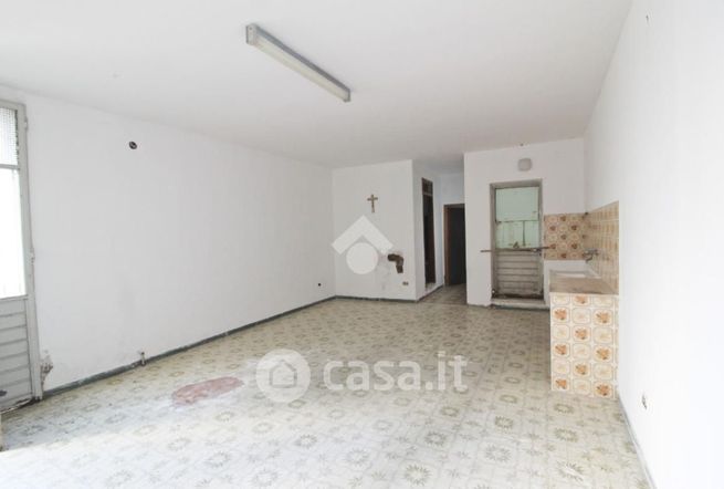 Box/posto auto in residenziale in Via D. Calvitti