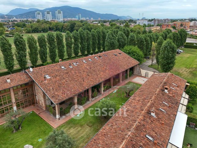 Appartamento in residenziale in Via Labirinto 220