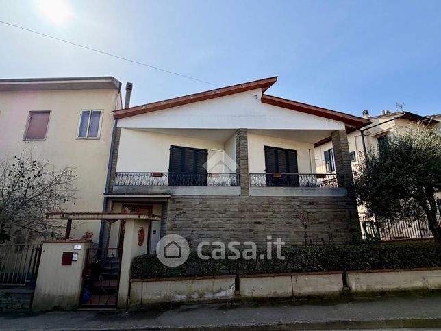 Casa indipendente in residenziale in Via Giacomo Matteotti 2