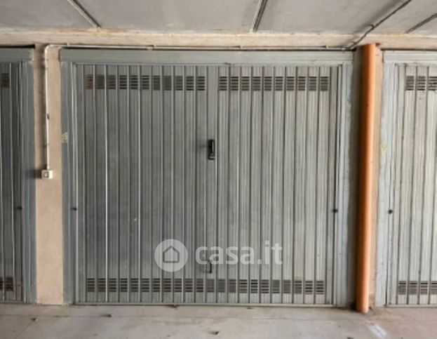 Box/posto auto in residenziale in Via San Zeno
