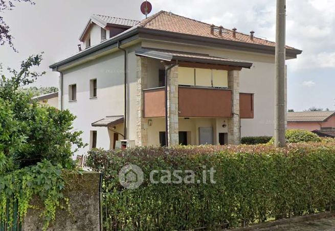 Appartamento in residenziale in Viale Raimondi 40