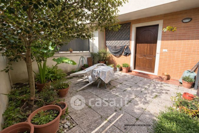 Villetta a schiera in residenziale in Via Luigi Adriano Milani 28