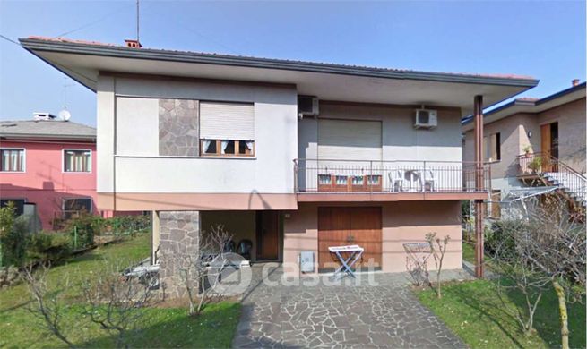 Casa indipendente in residenziale in Via Fogazzaro