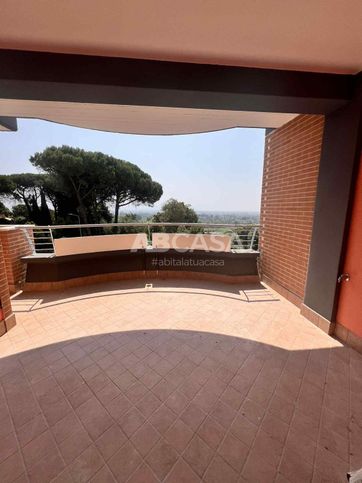 Appartamento in residenziale in Via Circonvallazione