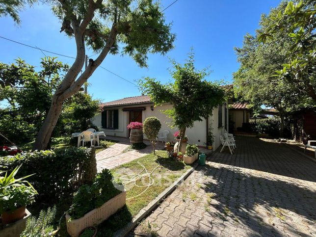 Casa indipendente in residenziale in Via del Casone