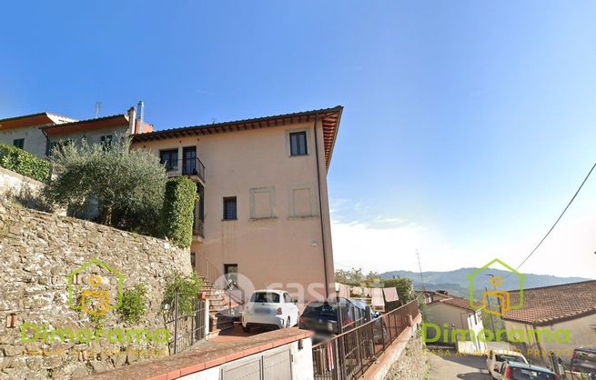 Appartamento in residenziale in Via Montalbiolo