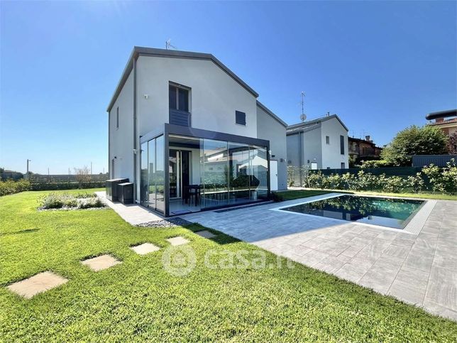 Villa in residenziale in