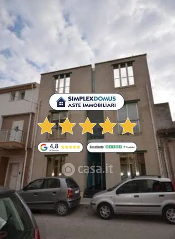 Villa in residenziale in Via Cairoli