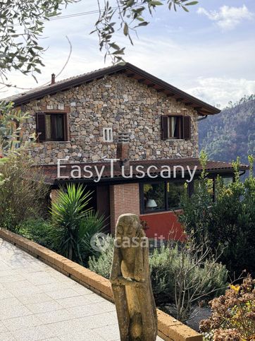 Villa in residenziale in Via Melara 5