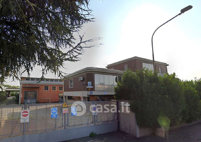Capannone in commerciale in Via Monte Bisbino 29