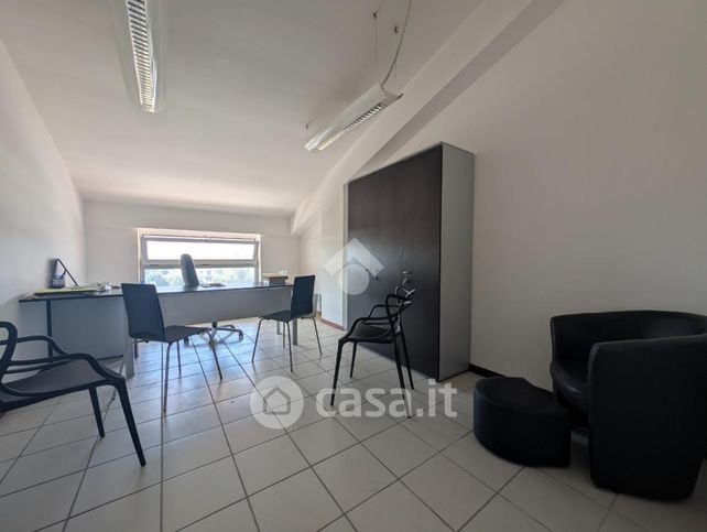 Ufficio in commerciale in
