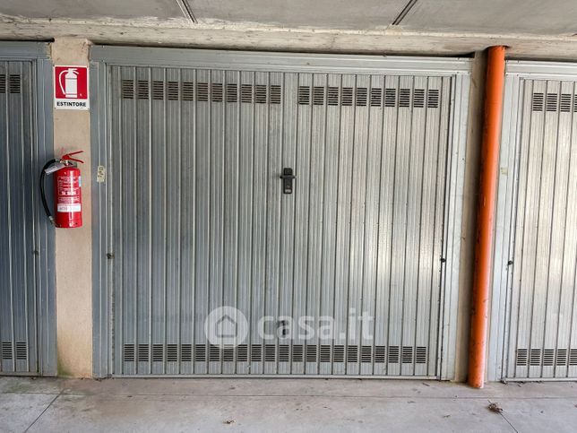 Garage/posto auto in residenziale in Via San Zeno