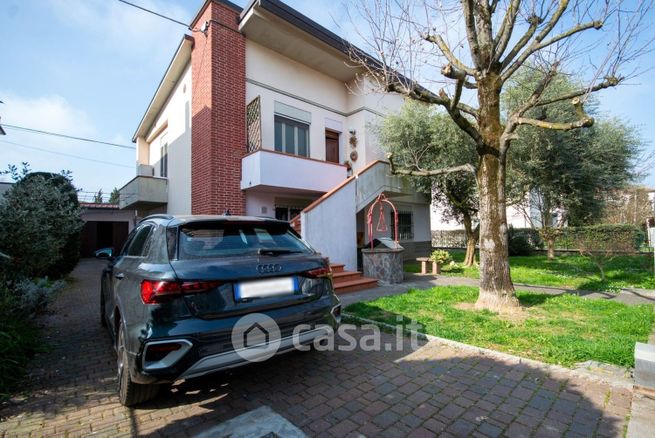 Casa indipendente in residenziale in Via Rubria Tertulla 3