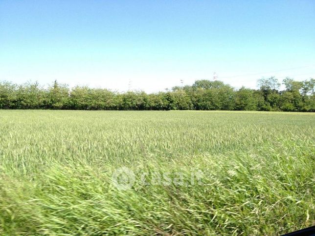 Terreno agricolo in commerciale in Via Seveso