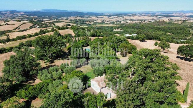 Rustico/casale in residenziale in Strada regionale maremmana