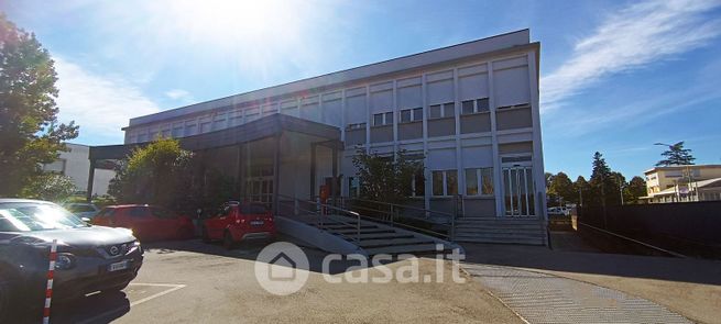 Ufficio in commerciale in 