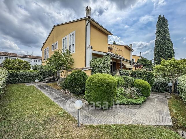 Villa in residenziale in Viale Gorgia di Leontini