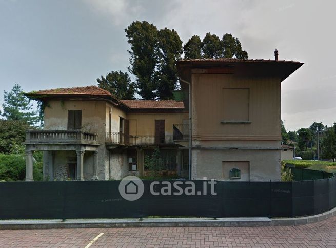 Villa in residenziale in Via Giuseppe Mazzini 63