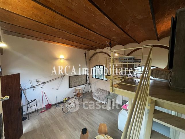 Capannone in commerciale in Via G. Marconi