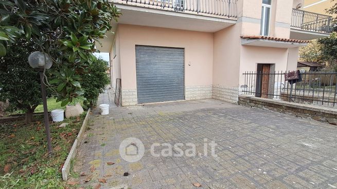 Garage/posto auto in residenziale in Vicolo Anguillarese