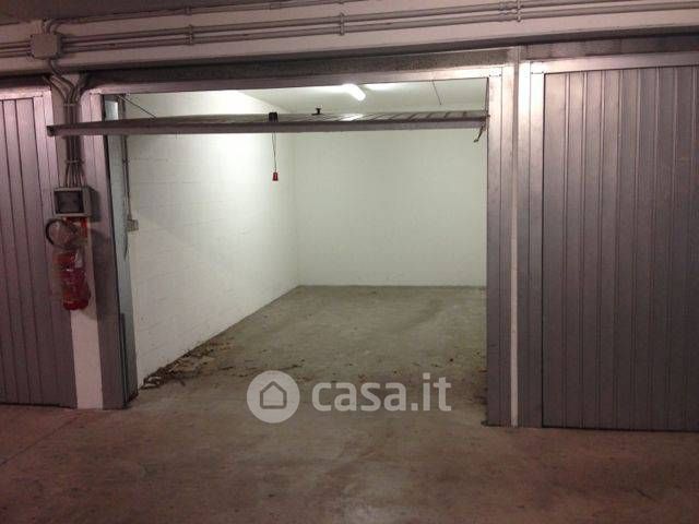 Garage/posto auto in residenziale in Via Paolo di Dono 24