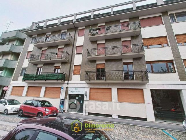 Ufficio in commerciale in Via Giuseppe Luigi Passalacqua 10