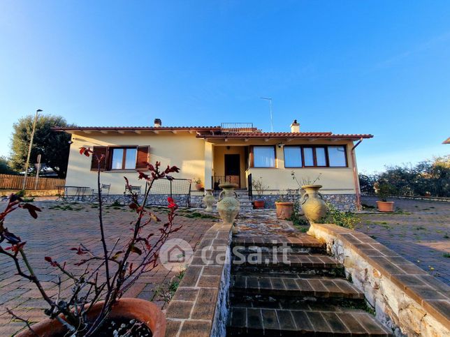 Villa in residenziale in Via Carlo Alberto 48