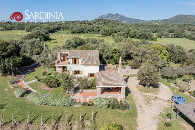 Villa in residenziale in 