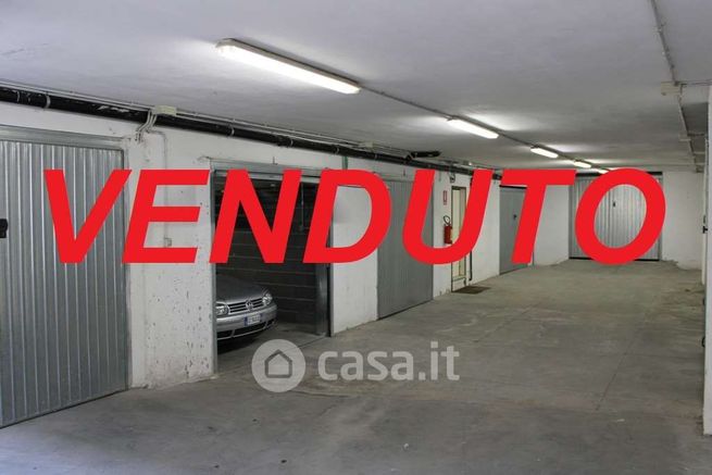 Box/posto auto in residenziale in Viale Privato Michelangelo