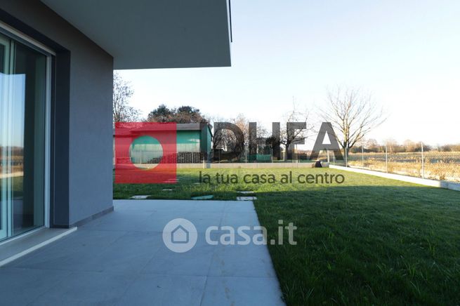 Casa bi/trifamiliare in residenziale in Via Feltrina