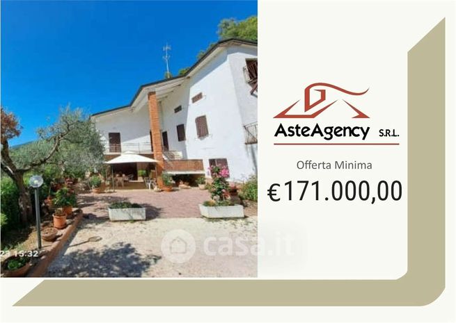 Casa indipendente in residenziale in Via Renaro 8