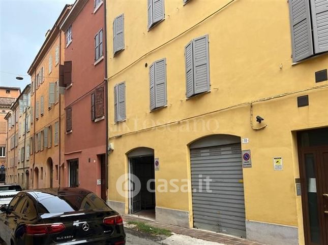 Garage/posto auto in residenziale in Vicolo Foschieri