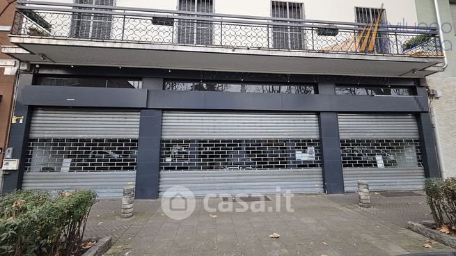 Capannone in commerciale in Viale Fratelli Casiraghi 237