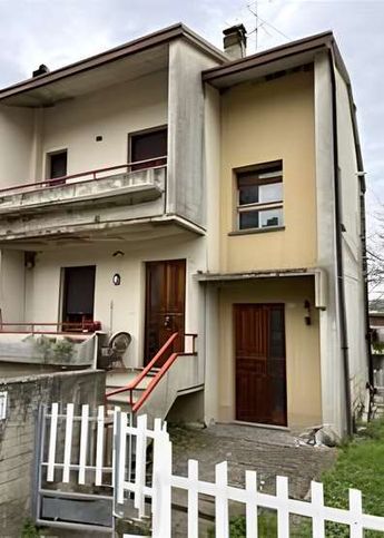 Appartamento in residenziale in Via europa 11