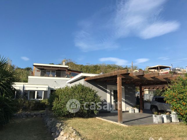Villa in residenziale in Via San Gennaro Agnano