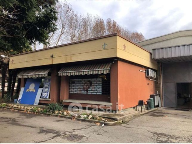 Capannone in commerciale in Via Risorgimento 18