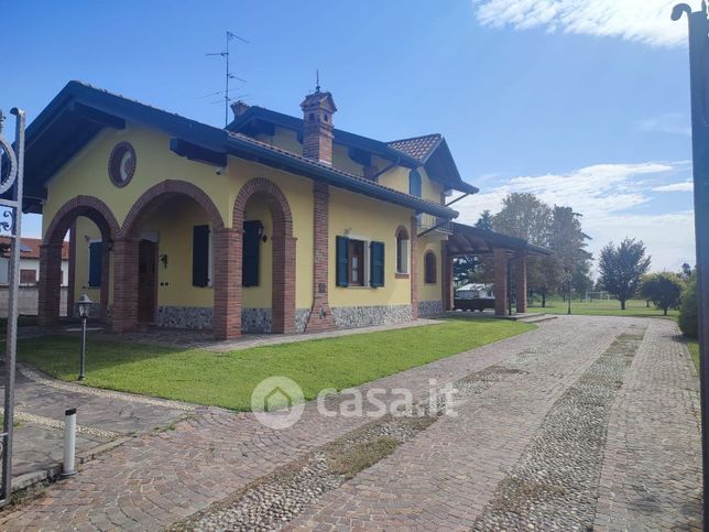 Villa in residenziale in Via del Porto 19